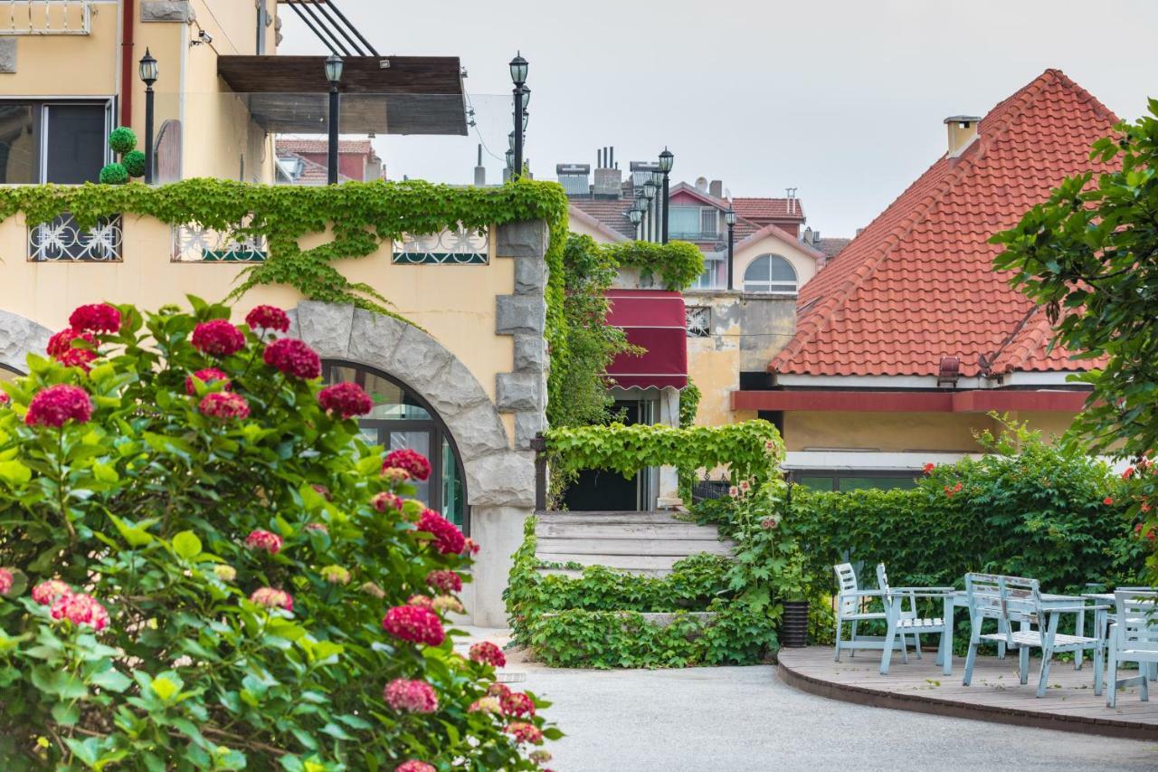 Qingdao The Castle Hotel Exterior photo